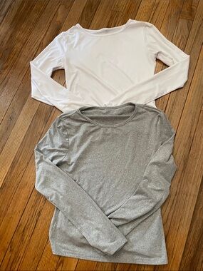Source Unknown Long-Sleeve Crewneck Tops - White & Gray